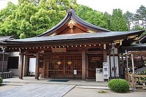 武田神社の菱和殿